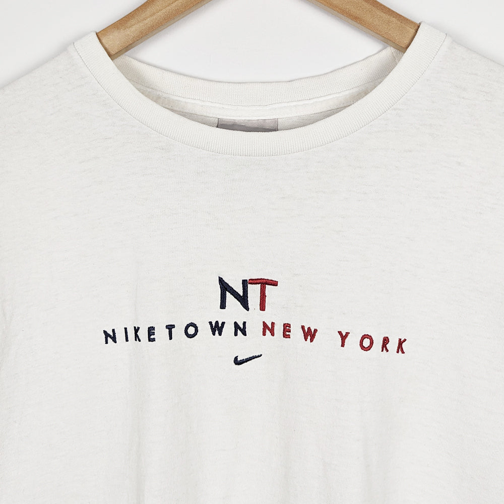 Nike: Rare Y2K Niketown Tee (L)
