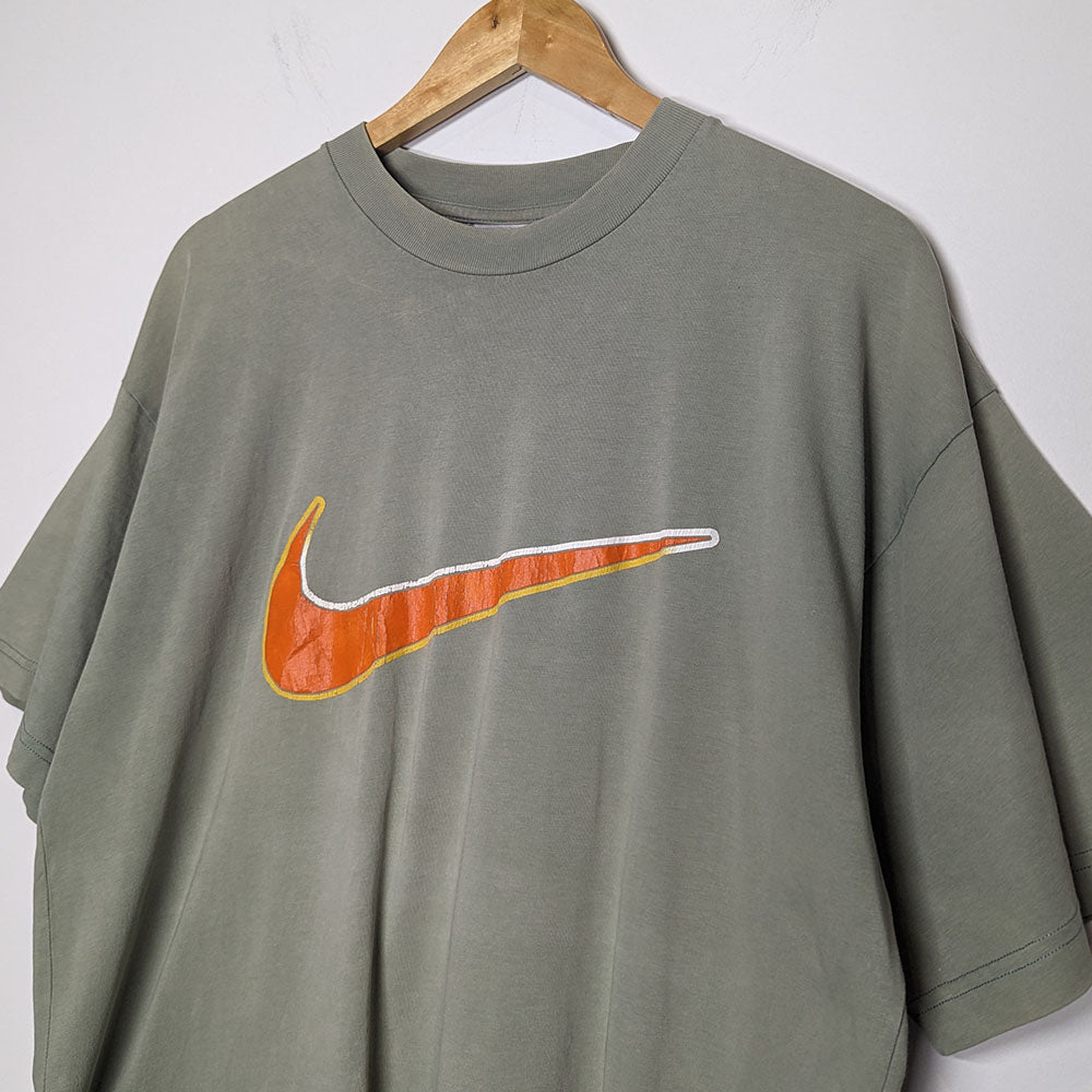 Nike: 90s Swoosh Print T-Shirt (L)